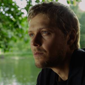 To będzie mroczniejszy thriller niż „Czerwień”. Jakub Gierszał wraca w „Kolorach zła: Czerń”