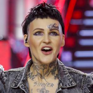 Agnieszka Chylińska przeszła zaskakującą metamorfozę. Z jej ciała zniknęły tatuaże [WIDEO]