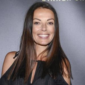 Katarzyna Glinka pozdrawia prosto z basenu. "Figura jak u nastolatki" [WIDEO]