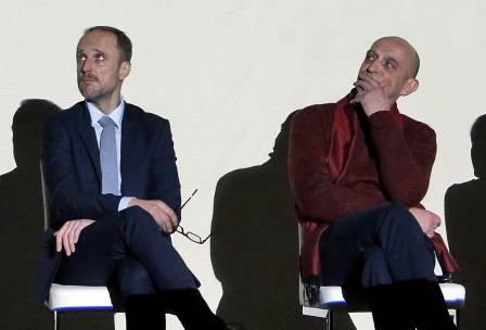 Janusz Chabior i Łukasz Simlat w nietypowej scenerii. Fani z humorem: "Wyklęci i zamknięci" [ZDJĘCIA]