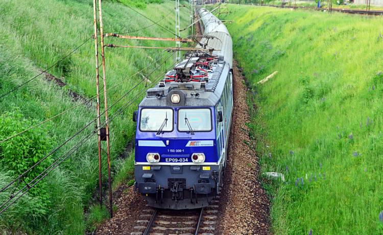 Pociągi PKP Intercity zatrzymają się na godzinę w całej Polsce. Powodem zmiana czasu