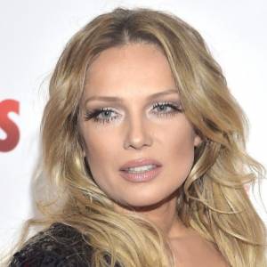 Joanna Liszowska odsłania opalone ciało na wakacjach. 43-latka wygląda jak milion dolarów [ZDJĘCIA]