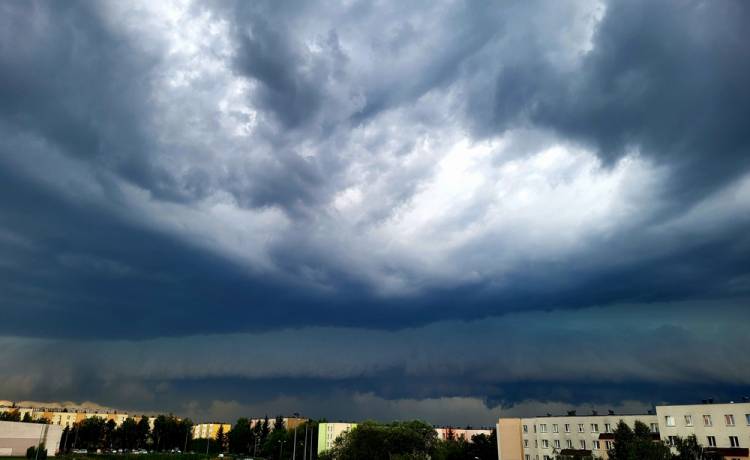 Uwaga! Potężny cyklon uderzy w Polskę, fot. Shutterstock
