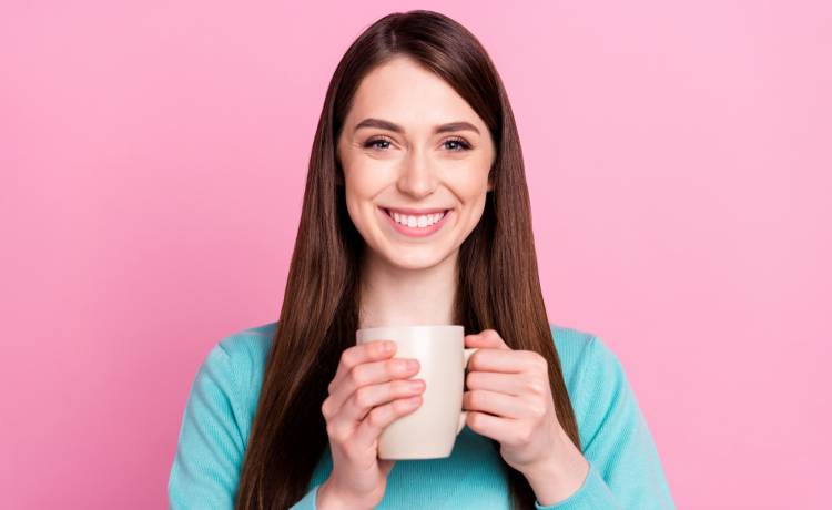 Boli Cię brzuch i walczysz z przejedzeniem? 5 ziół, które pomogą organizmowi w procesie trawienia