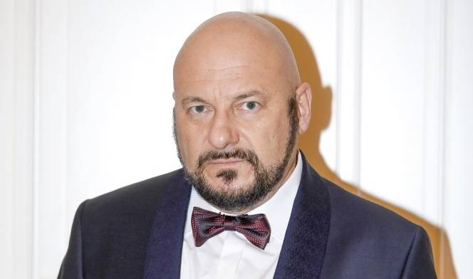 Piotr Gąsowski w łóżku z Katarzyną Skrzynecką. Aktor pokazał zaskakujące zdjęcie [FOTO]