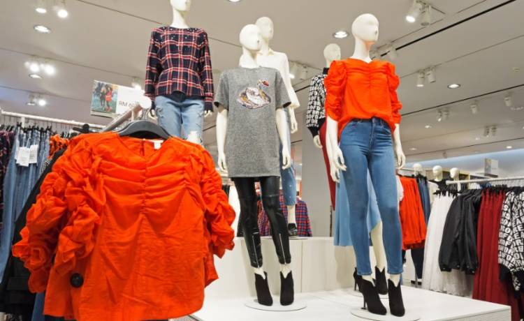 Popularna sieciówka zamknie kilkadziesiąt sklepów! To skutek koronakryzysu