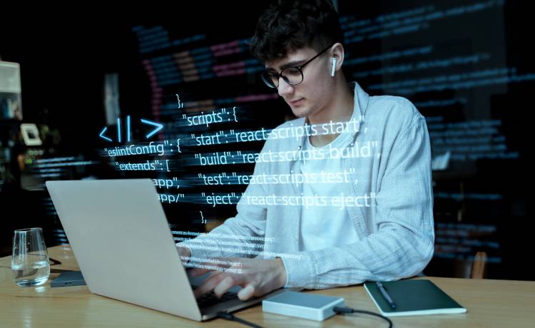 Braki w cyberbezpieczeństwie kosztują miliardy! Jak zostać specjalistą, którego potrzebuje branża?