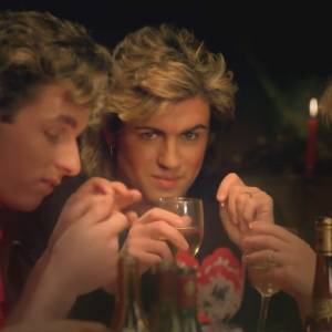 Tych scen nie zobaczycie w teledysku do "Last Christmas"! Zakulisowe ujęcia sprzed lat trafiły do sieci [WIDEO]