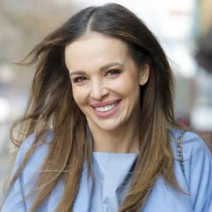 Anna Wendzikowska prezentuje biust w bikini z paseczków. Gorącym fotografiom nie ma końca! [FOTO]