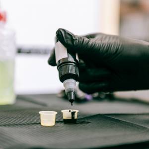 Wytatuował 95% powierzchni ciała. Teraz chce usunąć wzory