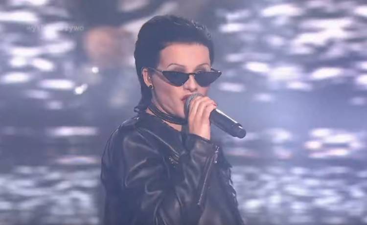 "Twoja twarz brzmi znajomo". Ewelina Lisowska jako Kora. Katarzyna Skrzynecka: "Świetna jest"