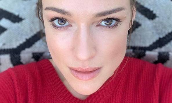 Alicja Bachleda-Curuś niczym kropelka deszczu. Urocze zdjęcie aktorki z dzieciństwa!