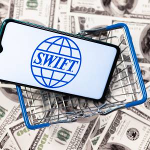 Rosja będzie wykluczona z systemu SWIFT? Kolejne kraje wyrażają na to zgodę