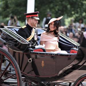 Meghan Markle i książę Harry nie pojawili się na ostatnim przyjęciu w pałacu Buckingham. Kolejny kryzys w rodzinie królewskiej?