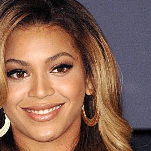 Na aukcję trafił używany, złocony bidet Beyoncé. Cena szokuje! [FOTO]