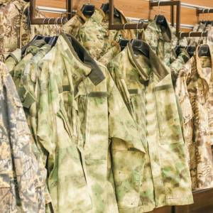 Wpadł przez kurtkę wędkarską, teraz pójdzie do więzienia. Grozi mu 10 lat za kratkami