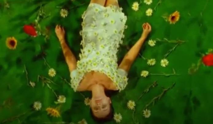 Kora rozkwita! Mural artystki zazielenił się na wiosnę