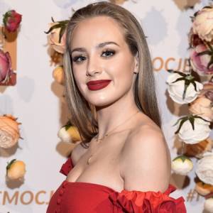 Wiktoria Gąsiewska "przyłapana" na... podłodze! Sportowy strój sporo odsłonił [ZDJĘCIE]