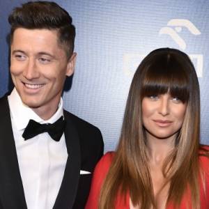 Anna Lewandowska opublikowała nowe zdjęcie z córkami. W opisie przyznała, że tęskni za Robertem