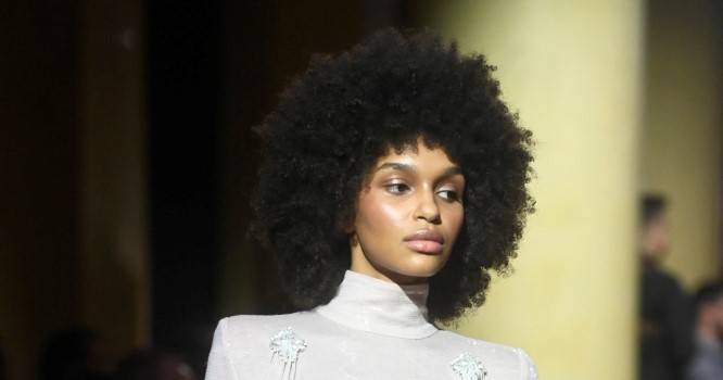 Nicole Akonchong postawiła na zmianę. Jej fryzura to spory szok! [FOTO]