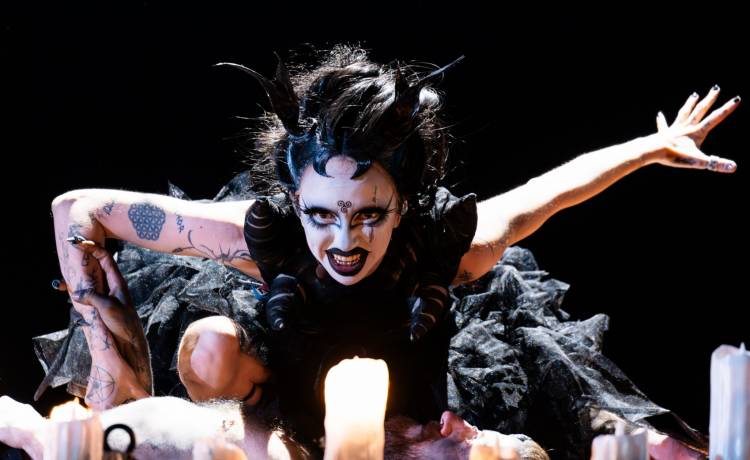 Eurowizja. Jej wizerunek może przerażać. Tak bez makijażu prezentuje się Bambie Thug [ZDJĘCIA]