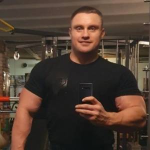 "Gogglebox. Przed telewizorem". Krzysztof Radzikowski jako ojciec. Pokazał, jak zajmuje się synkiem! "Super chłopaki" [ZDJĘCIE]