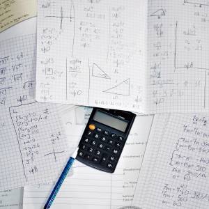 Matura 2023. Takie przybory możesz zabrać na egzamin. Niektóre z nich musisz wziąć obowiązkowo