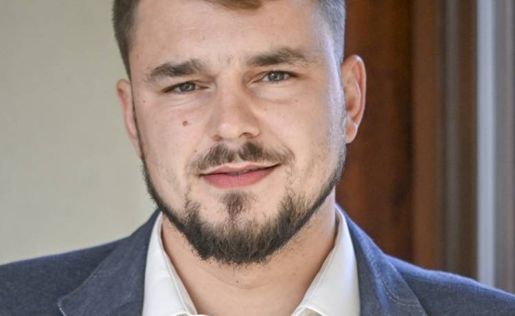 Zdjęcie z finału programu "Rolnik szuka żony 10" pod lupą internautów. Wprost piszą o rozstaniu jednej z par! 