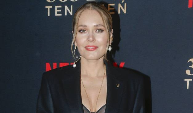 Magdalena Lamparska na nowych zdjęciach z kilkutygodniową córką: "Między nami dziewczynami". Aktorka zachwyca figurą po ciąży 