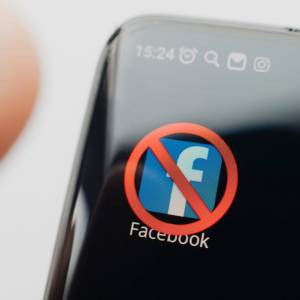 Ostrzegał na Facebooku przed scamem. Dostał bana za... promowanie oszustwa