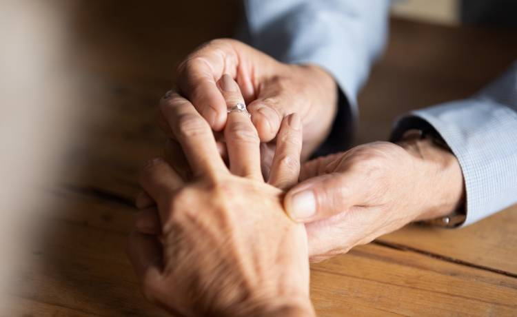 Najdroższy ślub w historii, 25 lat młodszy partner i mąż, który był księdzem — ta Hiszpanka wiedziała, co to znaczy skandal [FOTO]