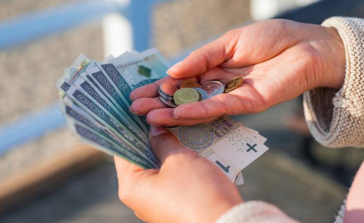 Zgubiła oszczędności. Zawsze nosiła je przy sobie, bo bała się kradzieży