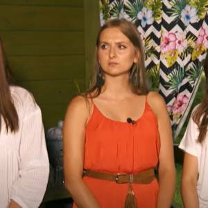 "Rolnik szuka żony". Jedna z kandydatek Stanisława zaśpiewała przed kamerą. W piosence nie zabrakło odniesienia do programu! [WIDEO]