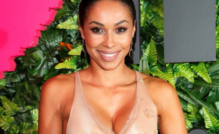 Omenaa Mensah zachwyca figurą. Jej bikini to hit tego lata!