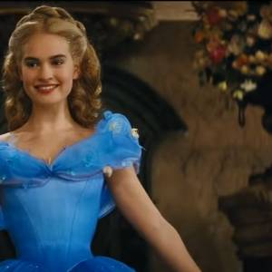  Film familijny w gwiazdorskiej obsadzie już dziś w TV. Sprawdź gdzie obejrzeć "Kopciuszka"!                                              