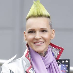 „Lamparcia” Agnieszka Chylińska przeszła ogromną metamorfozę. Jak teraz wygląda wokalistka? [ZDJĘCIA]