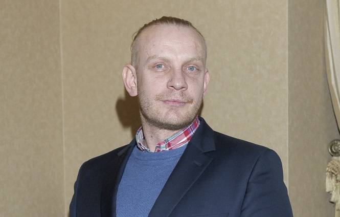 Tym zajmuje się obecnie Bartosz Żukowski z "Kiepskich". Drastyczne nagranie [WIDEO 18+]