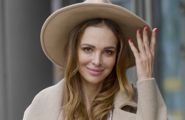 Anna Wendzikowska podkreśla wdzięki w stroju kąpielowym. Gorące kadry podbijają sieć! [ZDJĘCIA]