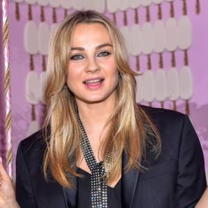 Małgorzata Socha niczym Śpiąca Królewna wie, jak poślubić milionera!