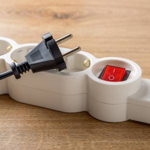 Wampiry energetyczne w domu: jak odłączanie sprzętów wpływa na rachunki za prąd?