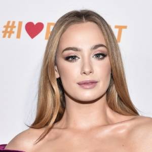 Wiktoria Gąsiewska pozuje bez stanika. Młoda aktorka pokazała śmiałe kadry