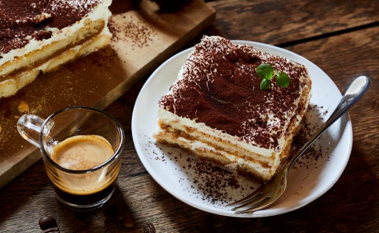 Sprawdzony przepis na tiramisu. Zrób i zaskocz swoich gości włoskim deserem!
