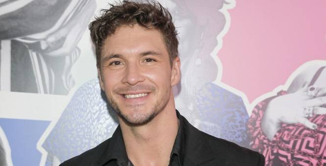 Mikołaj Roznerski na kadrze z serialowego planu. Zdjęciem pochwaliła się piękna aktorka! "Jesteście kochani"