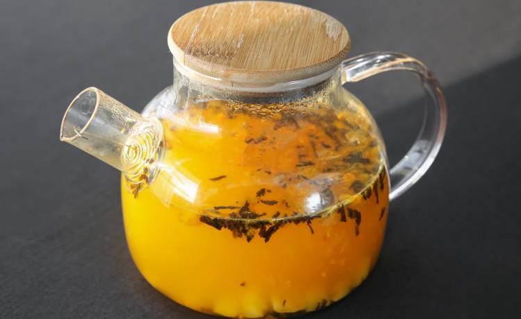 Ten niepozorny owoc to prawdziwa bomba witaminowa – sprawdź, dlaczego warto go pić!, fot. Shutterstock