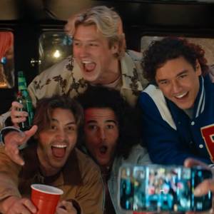 To będzie najlepszy serial o hokeistach? Prime Video prezentuje „Off Campus”!