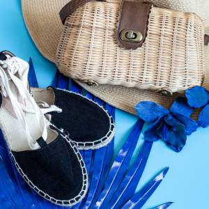 5 trików, dzięki którym letnie buty przetrwają więcej niż jeden sezon