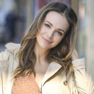 Anna Wendzikowska nie boi się wyzwań! Pokazała szpagat i elastyczne ciało na rurze! [ZDJĘCIE]