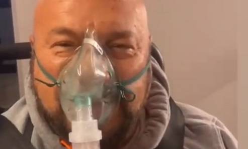 Piotr Gąsowski trafił do szpitala. Jest pod tlenem. Opublikował przejmującą wiadomość do fanów [FOTO]