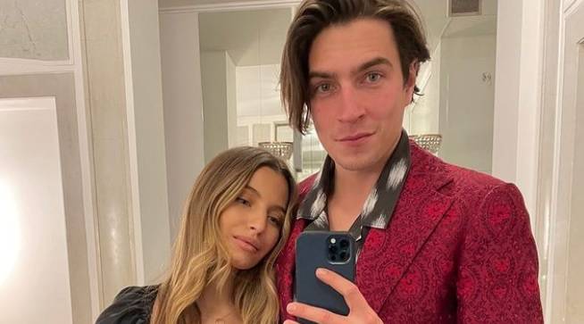 "Gratulacje". Julia Wieniawa i Nikodem Rozbicki - dumni rodzice. "Niech rośnie"