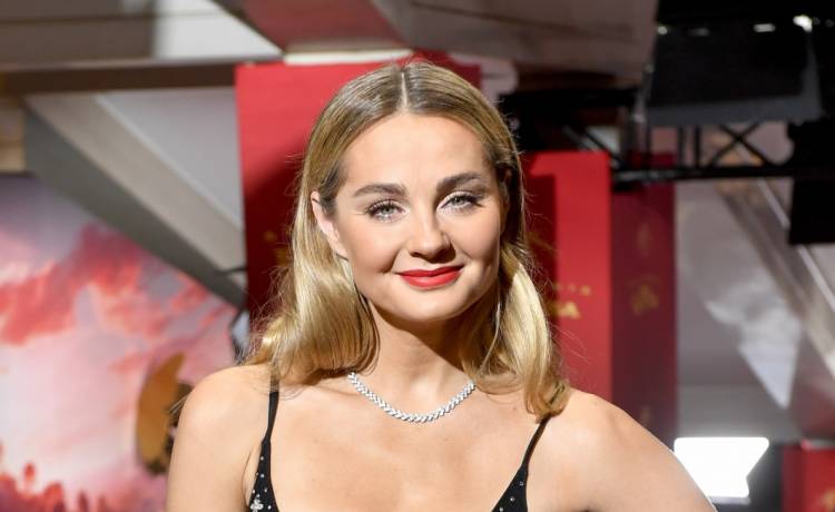 Czas się dla niej zatrzymał? Małgorzata Socha wzięła udział w odważnej sesji! [FOTO]